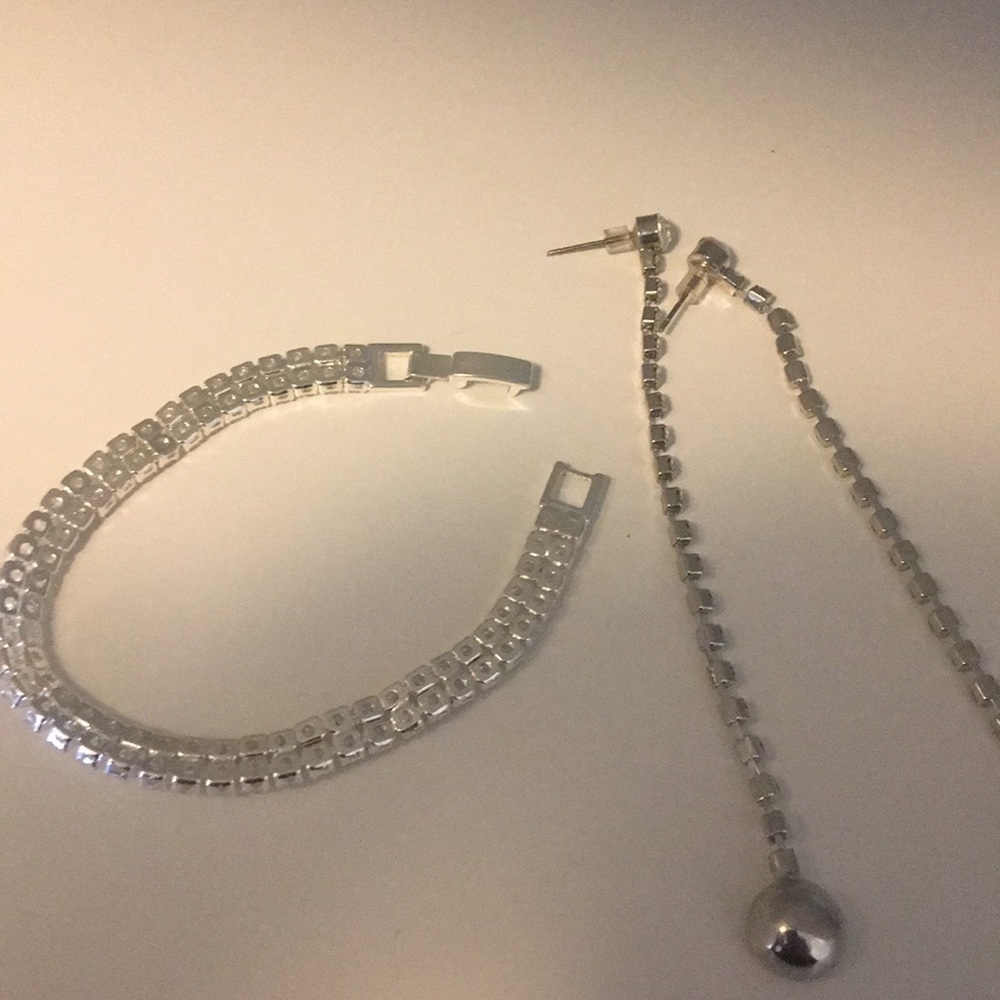 Jewelry - Picture 2 of 4
